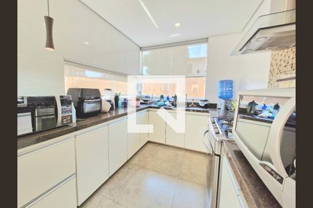 Casa de condomínio à venda com 225m², 5 quartos e 3 vagasCozinha - Armários