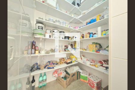 Casa de condomínio à venda com 225m², 5 quartos e 3 vagasDispensa