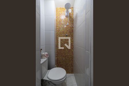 Apartamento à venda com 70m², 2 quartos e sem vaga Apartamento à venda com 70m², 2 quartos e sem vagaBanheiro de Serviço