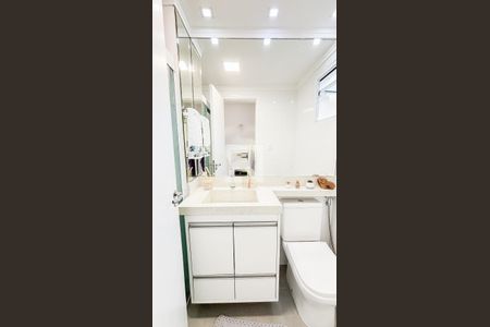 Apartamento à venda com 52m², 2 quartos e 1 vaga Apartamento à venda com 52m², 2 quartos e 1 vagaBanheiro