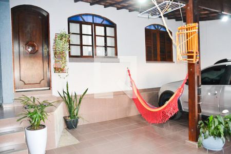 Casa à venda com 142m², 4 quartos e 2 vagas Casa à venda com 142m², 4 quartos e 2 vagasÁrea externa