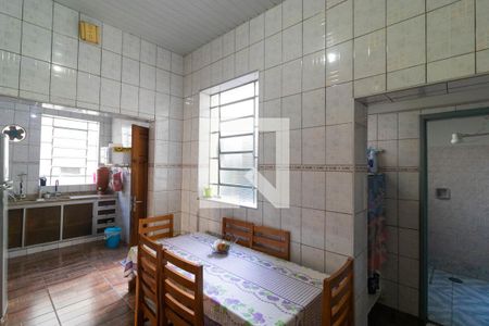 Casa à venda com 274m², 4 quartos e 8 vagas Casa à venda com 274m², 4 quartos e 8 vagasCozinha