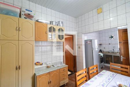 Casa à venda com 274m², 4 quartos e 8 vagas Casa à venda com 274m², 4 quartos e 8 vagasCozinha