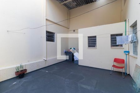 Casa à venda com 274m², 4 quartos e 8 vagas Casa à venda com 274m², 4 quartos e 8 vagasQuintal