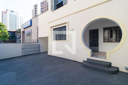 Casa à venda com 274m², 4 quartos e 8 vagas Casa à venda com 274m², 4 quartos e 8 vagasGaragem