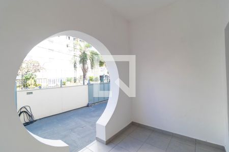 Casa à venda com 274m², 4 quartos e 8 vagas Casa à venda com 274m², 4 quartos e 8 vagasVaranda de Entrada