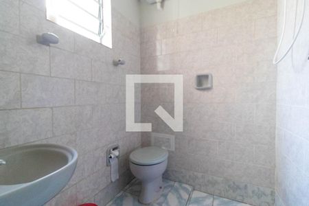 Casa à venda com 274m², 4 quartos e 8 vagas Casa à venda com 274m², 4 quartos e 8 vagasBanheiro 01