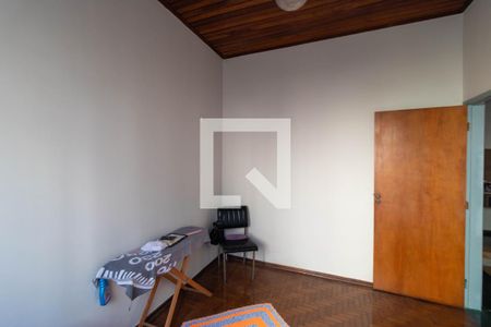 Casa à venda com 274m², 4 quartos e 8 vagas Casa à venda com 274m², 4 quartos e 8 vagasQuarto 01