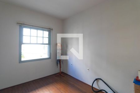 Casa à venda com 274m², 4 quartos e 8 vagas Casa à venda com 274m², 4 quartos e 8 vagasQuarto 02