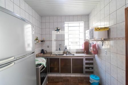 Casa à venda com 274m², 4 quartos e 8 vagas Casa à venda com 274m², 4 quartos e 8 vagasCozinha