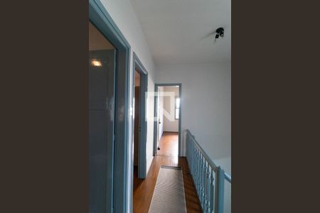 Casa à venda com 274m², 4 quartos e 8 vagas Casa à venda com 274m², 4 quartos e 8 vagasCorredor