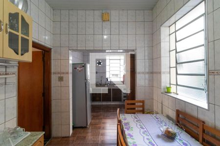 Casa à venda com 274m², 4 quartos e 8 vagas Casa à venda com 274m², 4 quartos e 8 vagasCozinha