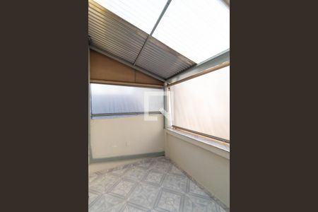 Casa à venda com 274m², 4 quartos e 8 vagas Casa à venda com 274m², 4 quartos e 8 vagasSacada do Quarto 03