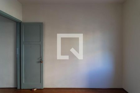 Casa à venda com 274m², 4 quartos e 8 vagas Casa à venda com 274m², 4 quartos e 8 vagasQuarto 02