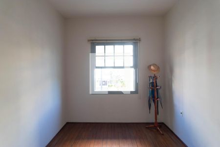 Casa à venda com 274m², 4 quartos e 8 vagas Casa à venda com 274m², 4 quartos e 8 vagasQuarto 02