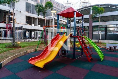Apartamento à venda com 73m², 2 quartos e 2 vagas Apartamento à venda com 73m², 2 quartos e 2 vagasÁrea comum - Playground