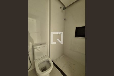 Apartamento à venda com 180m², 3 quartos e 3 vagas Apartamento à venda com 180m², 3 quartos e 3 vagasBanheiro da Suíte 2