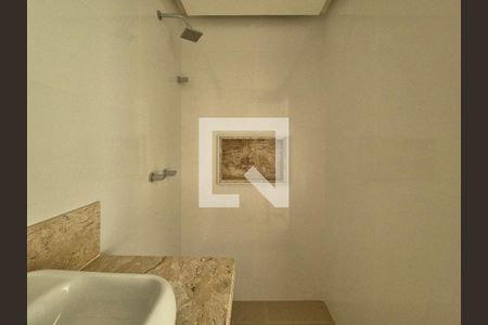 Apartamento à venda com 180m², 3 quartos e 3 vagas Apartamento à venda com 180m², 3 quartos e 3 vagasBanheiro da Suíte 1