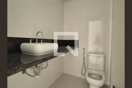 Apartamento à venda com 180m², 3 quartos e 3 vagas Apartamento à venda com 180m², 3 quartos e 3 vagasBanheiro da Suíte 2