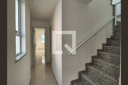 Apartamento à venda com 180m², 3 quartos e 3 vagas Apartamento à venda com 180m², 3 quartos e 3 vagasEscada