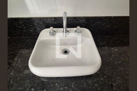 Apartamento à venda com 180m², 3 quartos e 3 vagas Apartamento à venda com 180m², 3 quartos e 3 vagasBanheiro da Suíte 2