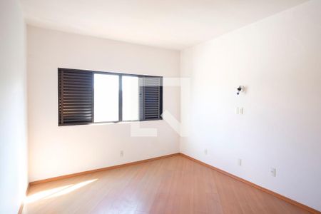 Casa à venda com 343m², 3 quartos e 6 vagasQuarto 1