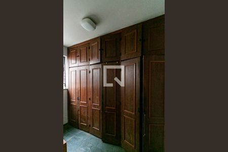 Casa à venda com 450m², 4 quartos e 4 vagasDetalhe