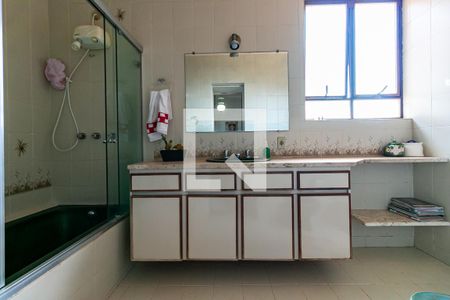 Casa à venda com 450m², 4 quartos e 4 vagasBanheiro