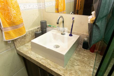 Casa de condomínio à venda com 55m², 3 quartos e 1 vaga Casa de condomínio à venda com 55m², 3 quartos e 1 vagaBanheiro da Suíte