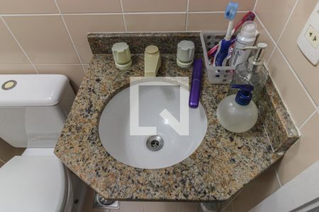 Apartamento à venda com 74m², 3 quartos e 1 vaga Apartamento à venda com 74m², 3 quartos e 1 vagaBanheiro