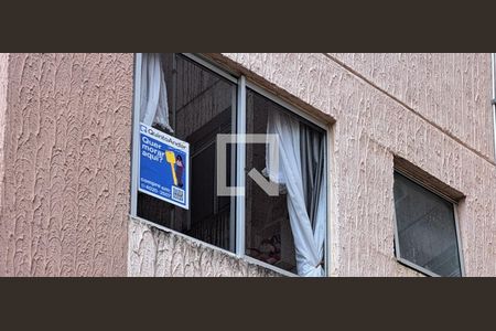 Apartamento à venda com 47m², 2 quartos e 1 vaga Apartamento à venda com 47m², 2 quartos e 1 vagaAdesivo