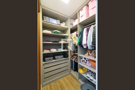 Casa à venda com 400m², 4 quartos e 4 vagasSuíte 1