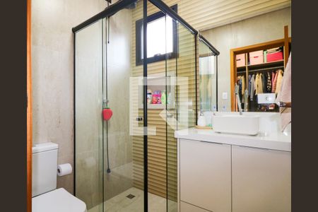 Casa à venda com 400m², 4 quartos e 4 vagasBanheiro da Suíte 2