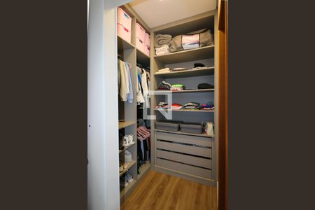 Casa à venda com 400m², 4 quartos e 4 vagasSuíte 2