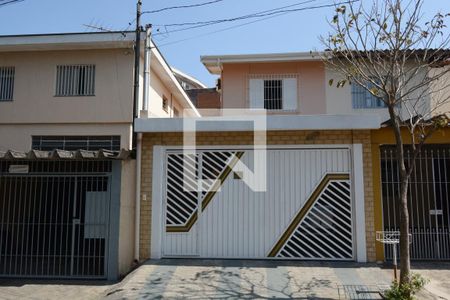 Casa à venda com 160m², 3 quartos e 2 vagasFachada