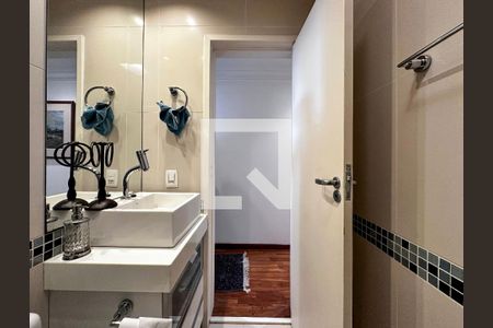 Apartamento à venda com 180m², 3 quartos e 2 vagasBanheiro Social