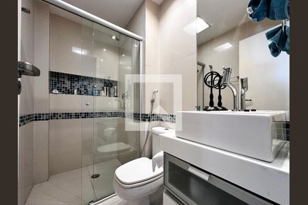 Apartamento à venda com 180m², 3 quartos e 2 vagasBanheiro Social