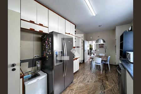 Apartamento à venda com 180m², 3 quartos e 2 vagasCozinha