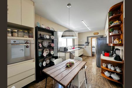 Apartamento à venda com 180m², 3 quartos e 2 vagasCozinha