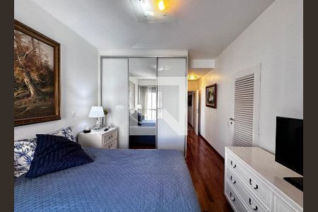 Apartamento à venda com 180m², 3 quartos e 2 vagasSuíte 2