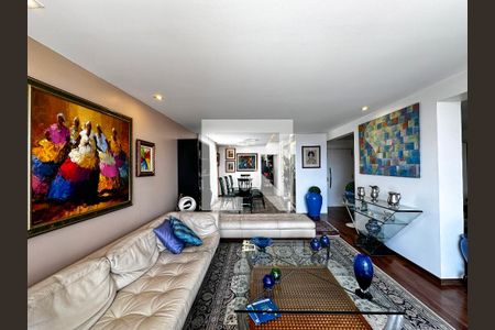 Apartamento à venda com 180m², 3 quartos e 2 vagasSala