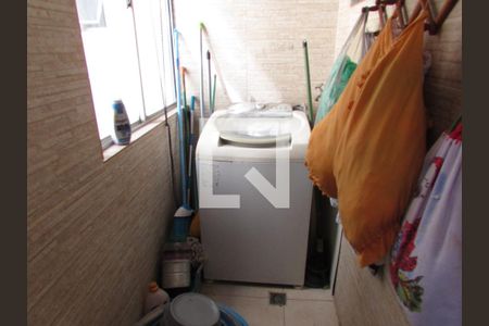 Apartamento à venda com 64m², 2 quartos e 1 vagaÁrea de Serviço