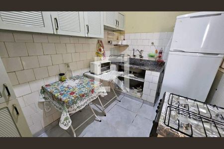 Casa à venda com 80m², 3 quartos e 8 vagas