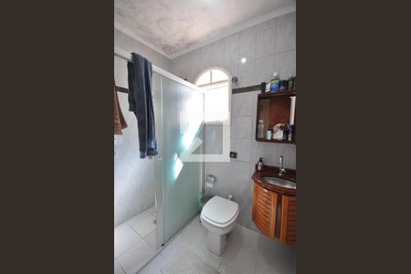 Casa à venda com 240m², 3 quartos e 2 vagasBanheiro da Suíte 1