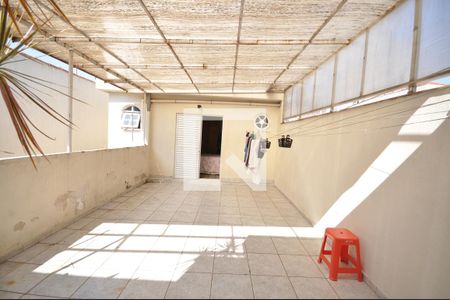 Casa à venda com 240m², 3 quartos e 2 vagasTerraço