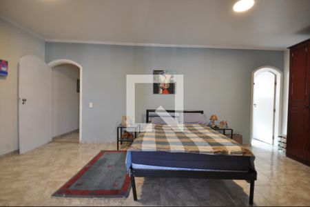 Casa à venda com 240m², 3 quartos e 2 vagasSuíte 1