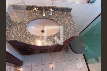 Casa à venda com 165m², 3 quartos e 4 vagasBanheiro da Suíte 1