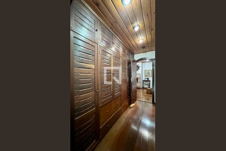Casa à venda com 592m², 5 quartos e 3 vagas Casa à venda com 592m², 5 quartos e 3 vagasSuite 5