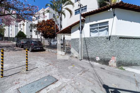 Apartamento à venda com 48m², 2 quartos e 1 vaga Apartamento à venda com 48m², 2 quartos e 1 vagaFachada do condomínio