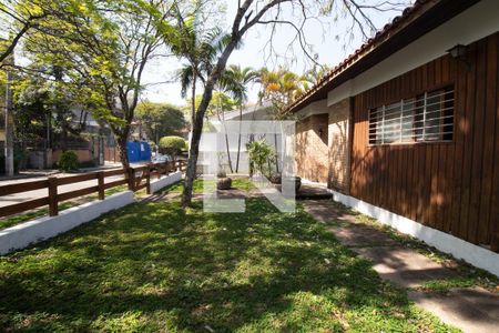 Casa à venda com 260m², 4 quartos e 5 vagas Casa à venda com 260m², 4 quartos e 5 vagasJardim